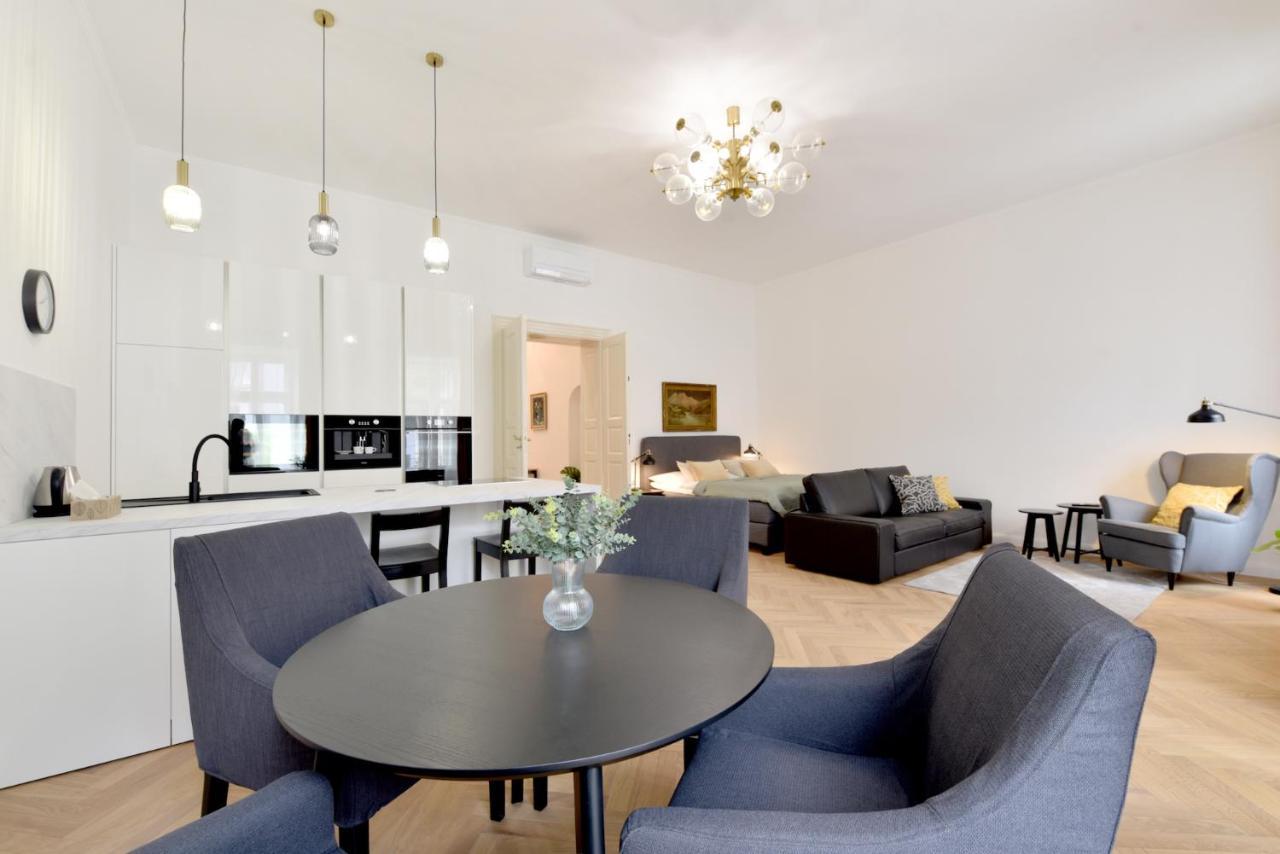Apartman S Balkonom Trencin Exterior foto