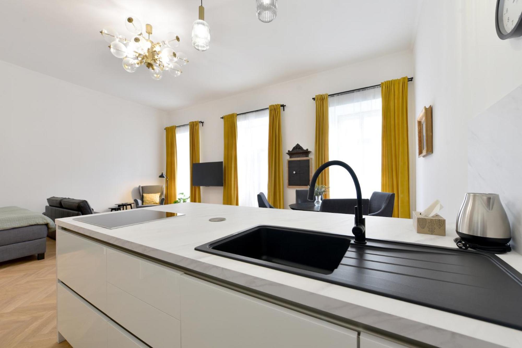 Apartman S Balkonom Trencin Exterior foto
